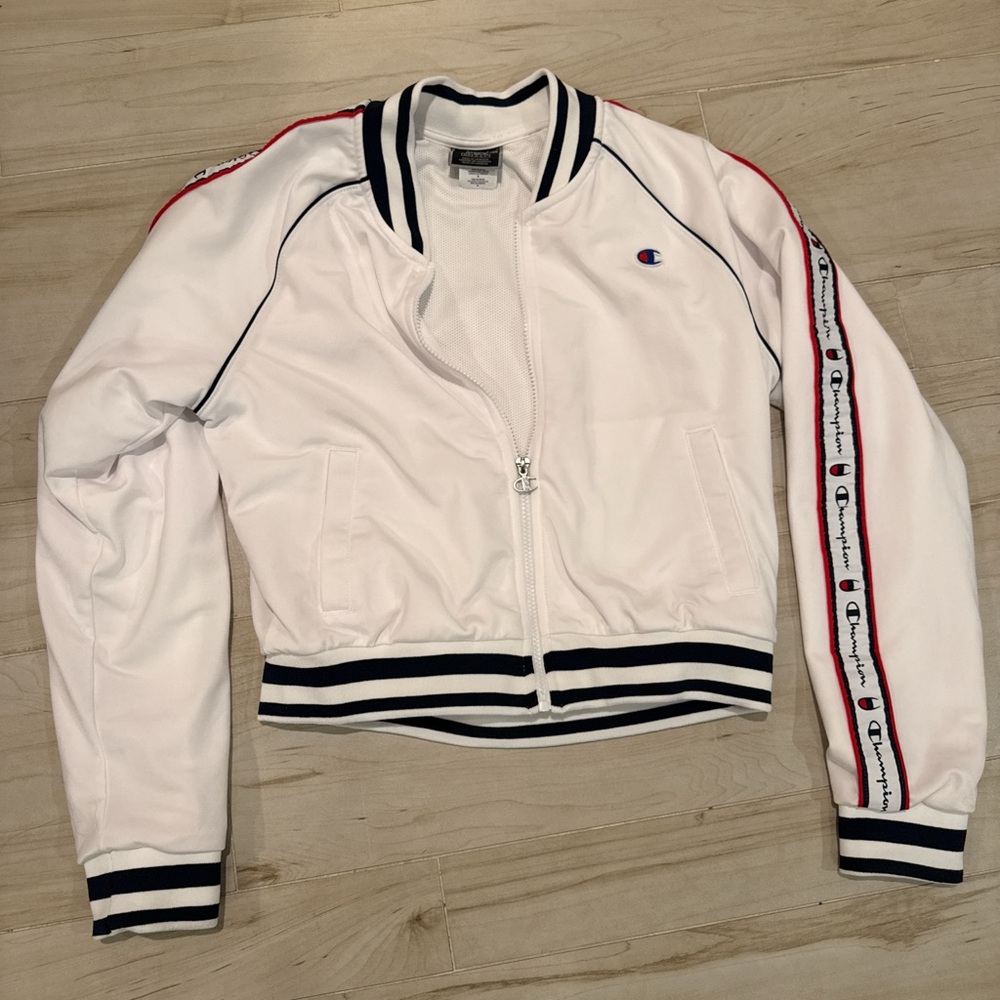 Champion 💙🤍❤️ NWOT Zip‑Up Jacket | M | Sporty Streetwear